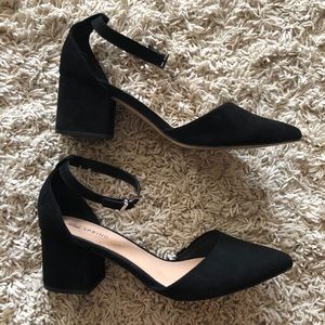Black pointed block heels in size 8